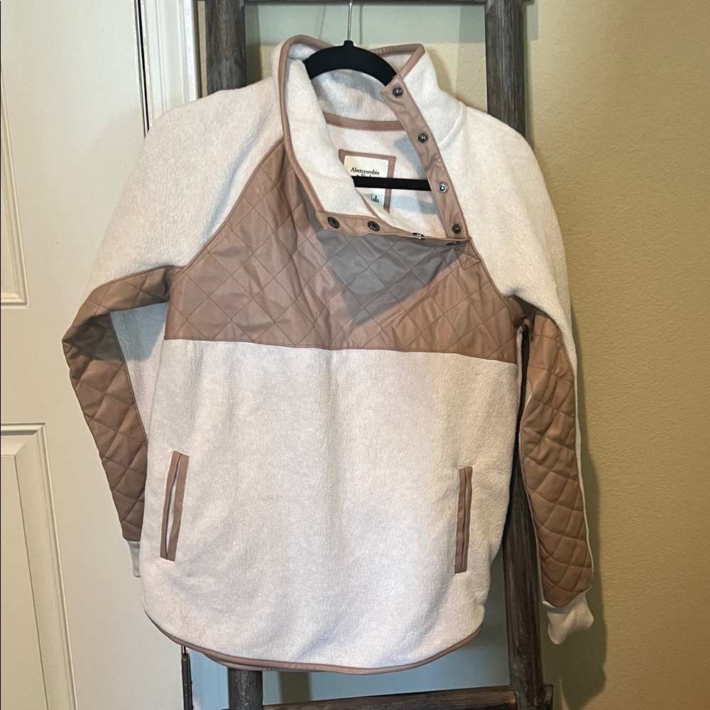 Abercrombie & Fitch Tan and Cream Fleece Pullover